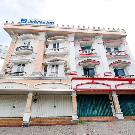 Hotel Oyo 2298 Jebres House Syariah Solo Zewnętrze zdjęcie