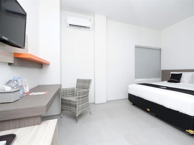 Hotel Oyo 2298 Jebres House Syariah Solo Zewnętrze zdjęcie