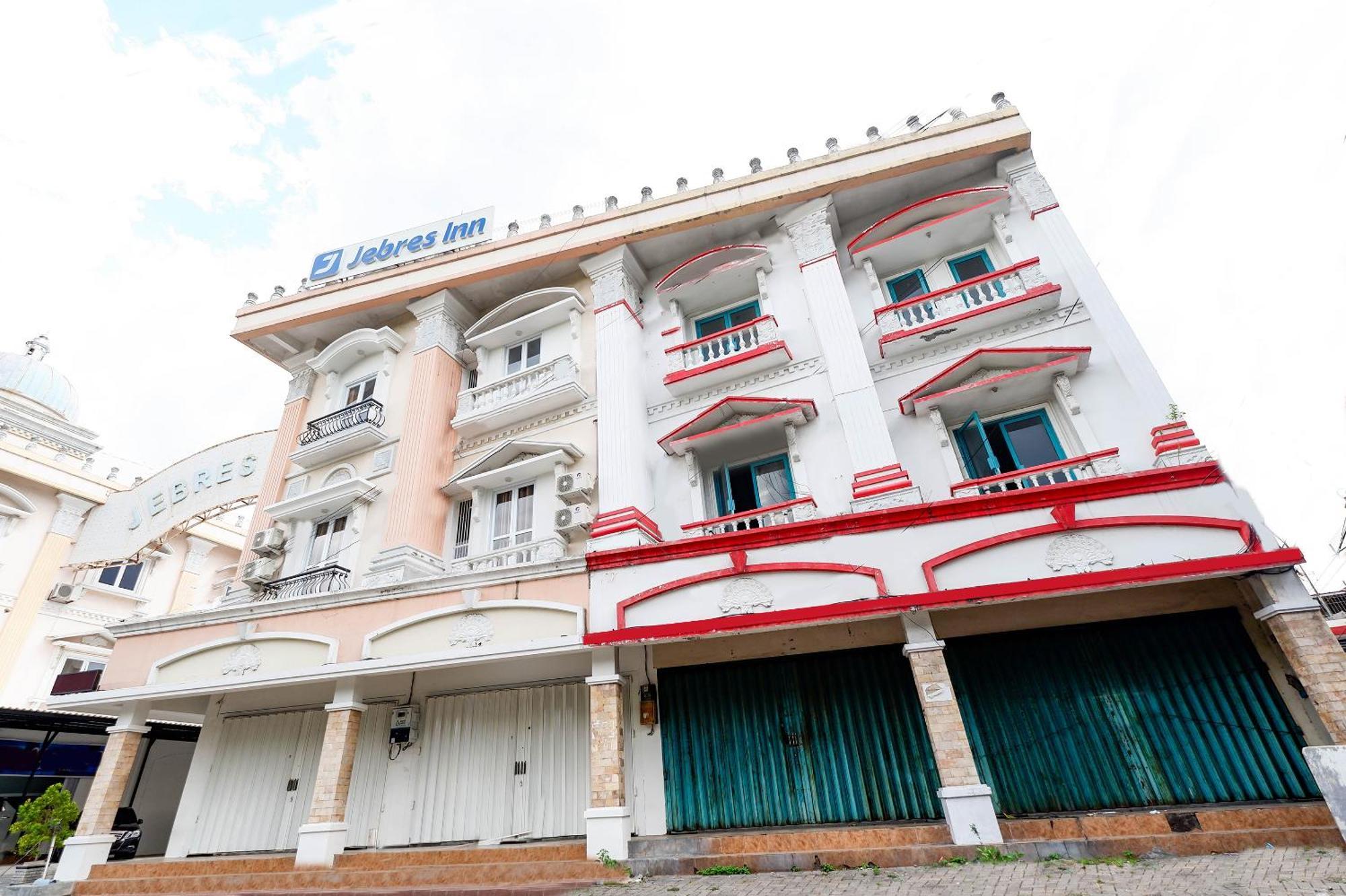 Hotel Oyo 2298 Jebres House Syariah Solo Zewnętrze zdjęcie