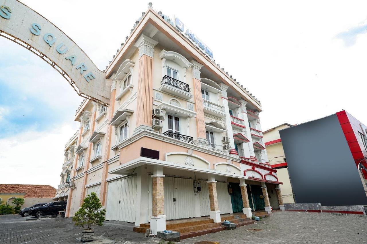 Hotel Oyo 2298 Jebres House Syariah Solo Zewnętrze zdjęcie