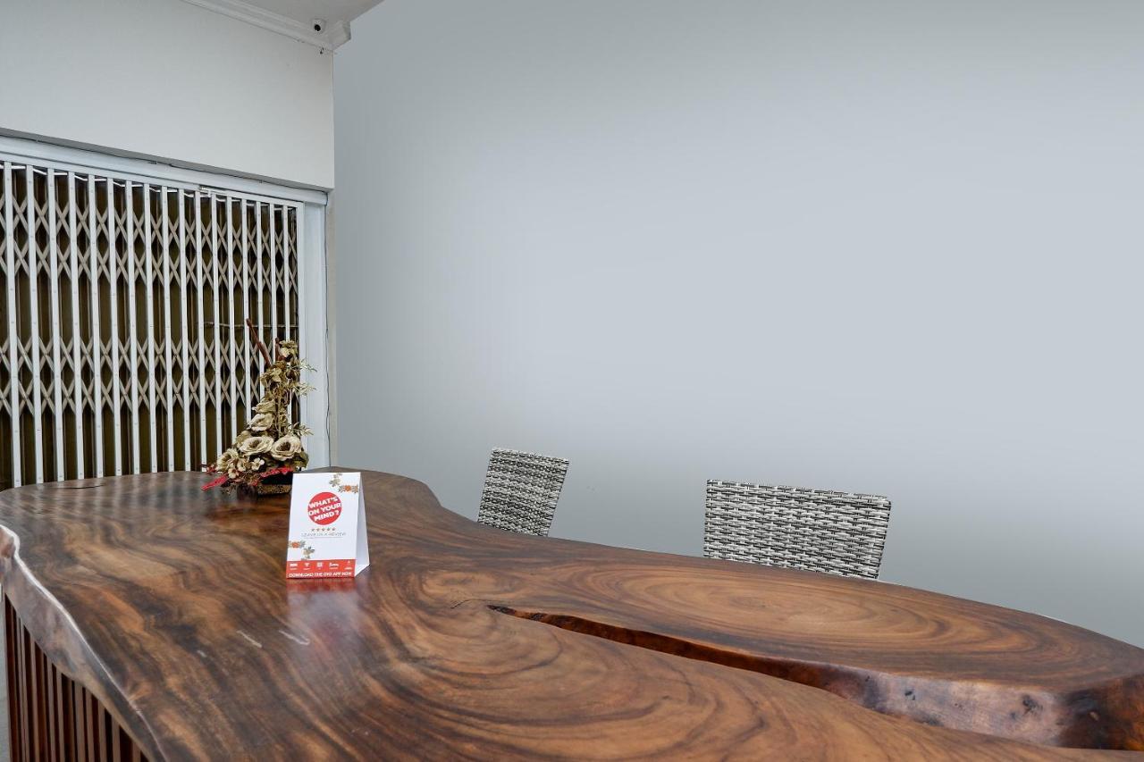 Hotel Oyo 2298 Jebres House Syariah Solo Zewnętrze zdjęcie