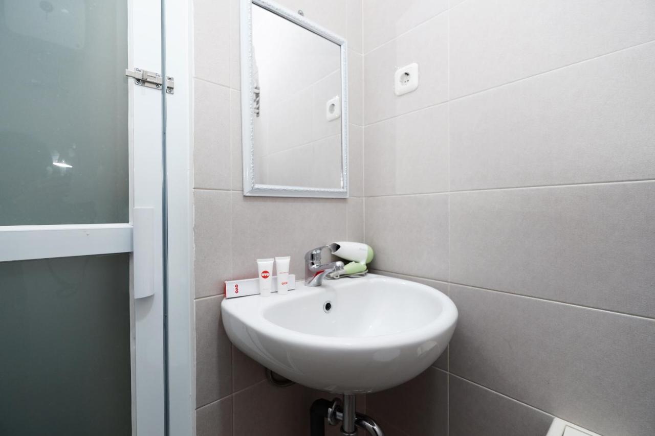 Hotel Oyo 2298 Jebres House Syariah Solo Zewnętrze zdjęcie